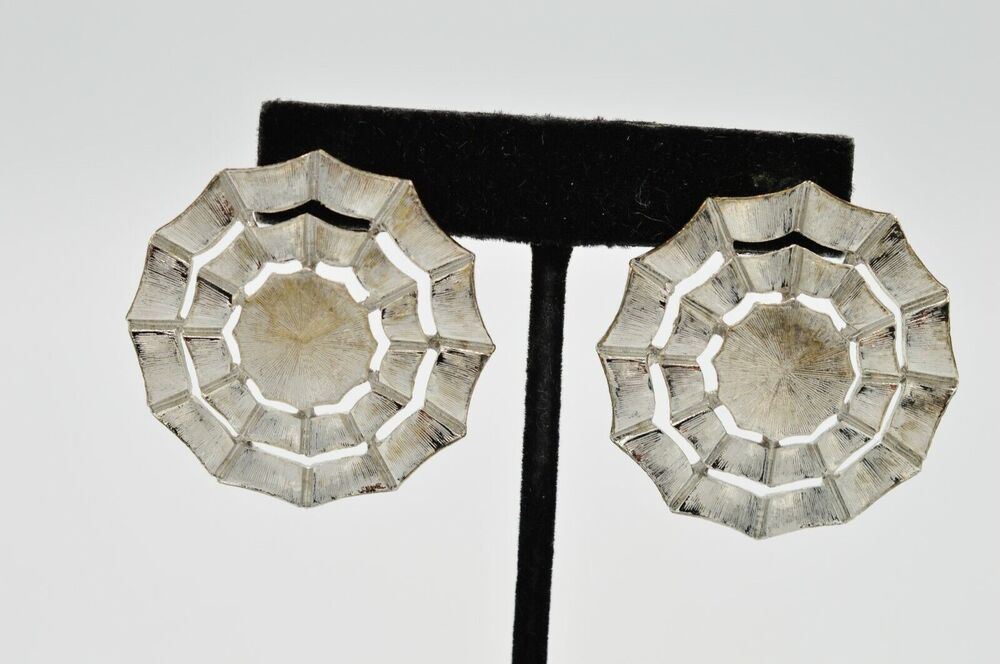 Vintage Earrings Abstract Spider Web Silver Tone Chunky Halloween 1980s Bin1